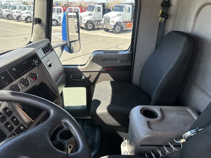 2019 Kenworth T-370 | Photo 10 of 18