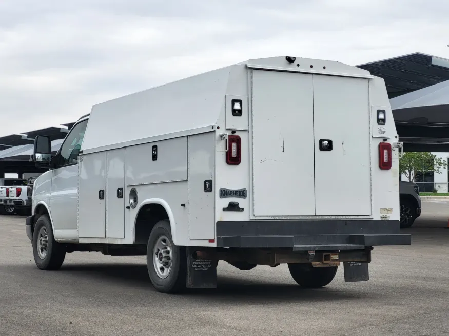 2020 GMC Savana Commercial Cutaway CUTWAY | Photo 4 of 20