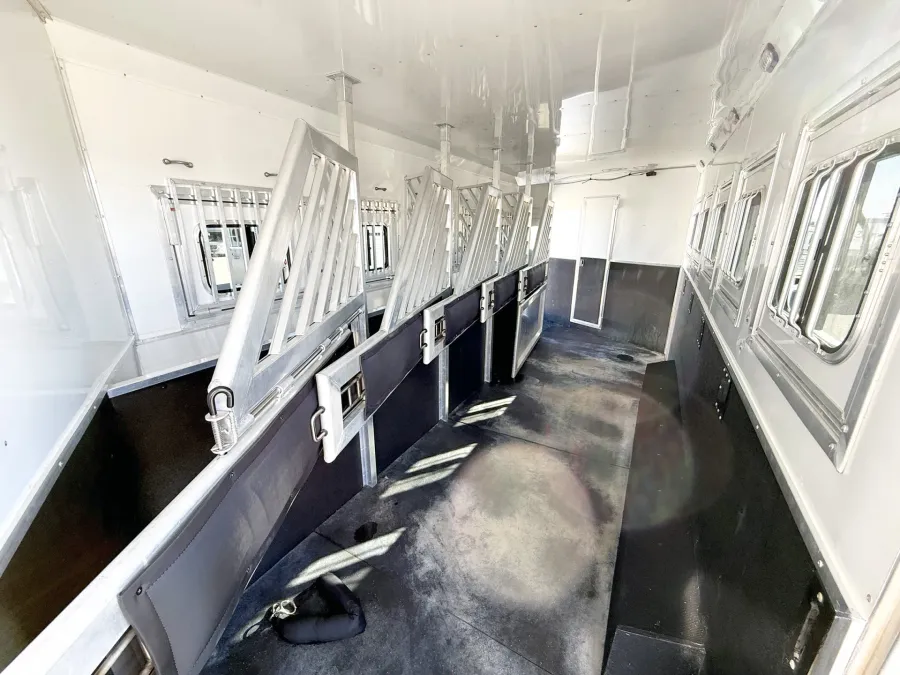 2022 Lakota Bighorn 6HLQ | Photo 13 of 26