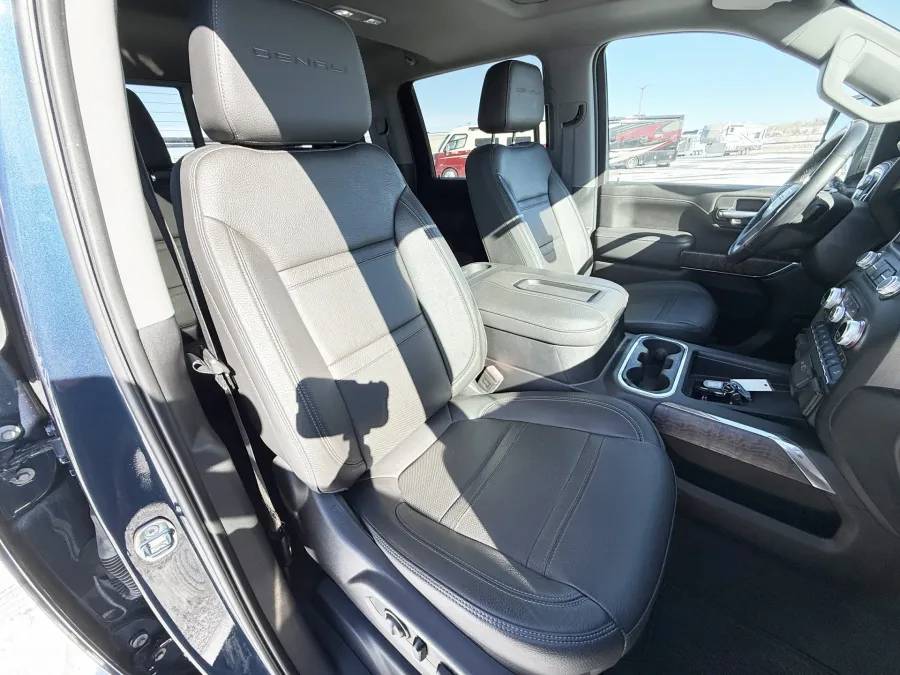 2020 GMC 3500HD Crew Cab Sierra Denali | Photo 20 of 22