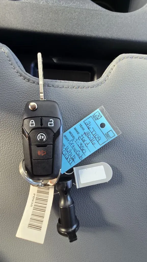 2026 Ford Super Duty F-350 | Photo 21 of 27