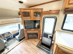 2016 Jayco Seneca 37HJ | Thumbnail Photo 9 of 29
