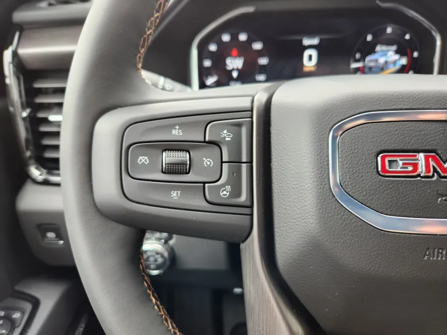 2025 GMC Sierra 2500HD AT4 | Photo 23 of 32