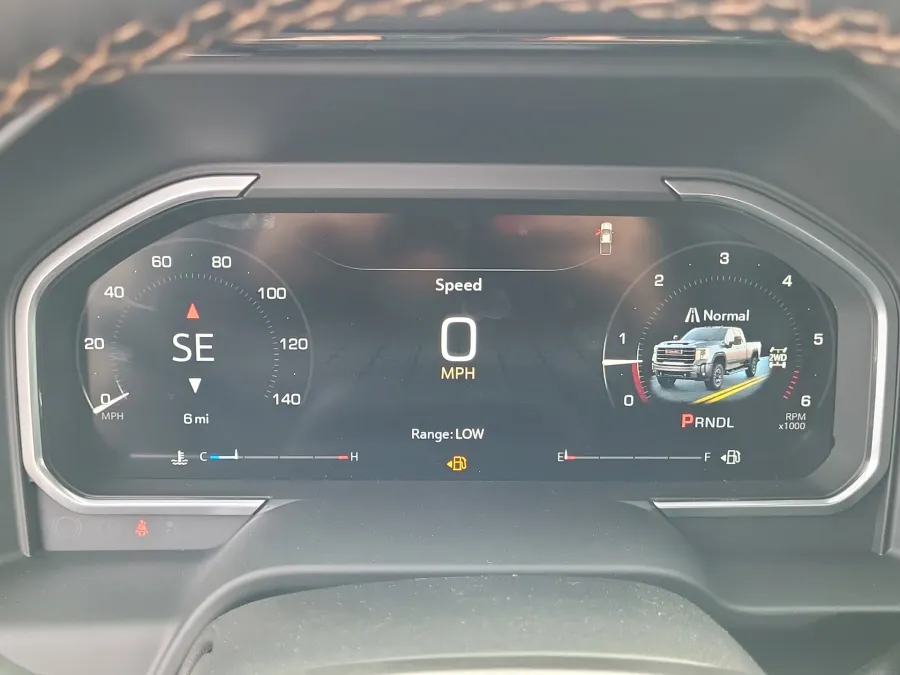 2026 GMC Sierra 2500HD AT4 | Photo 11 of 23