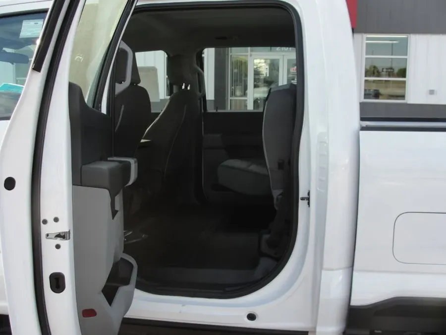 2026 Ford Super Duty F-350 XL | Photo 26 of 32