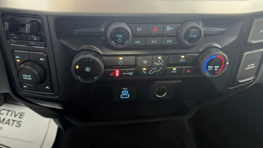 2026 Ford Super Duty F-350 | Photo 22 of 29