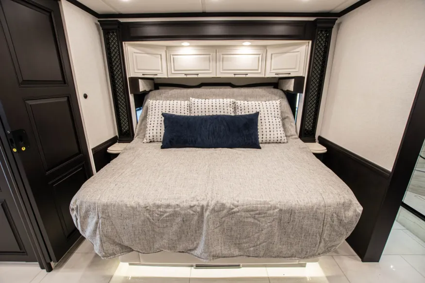 2026 Newmar Summit Aire 4505 | Photo 21 of 27