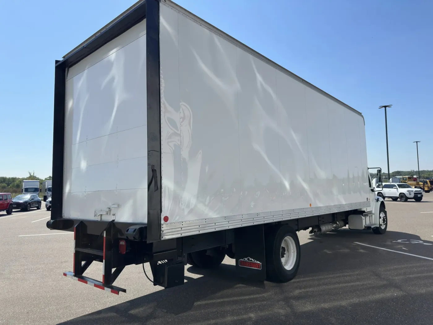 2016 Freightliner M2 106 | Photo 4 of 17