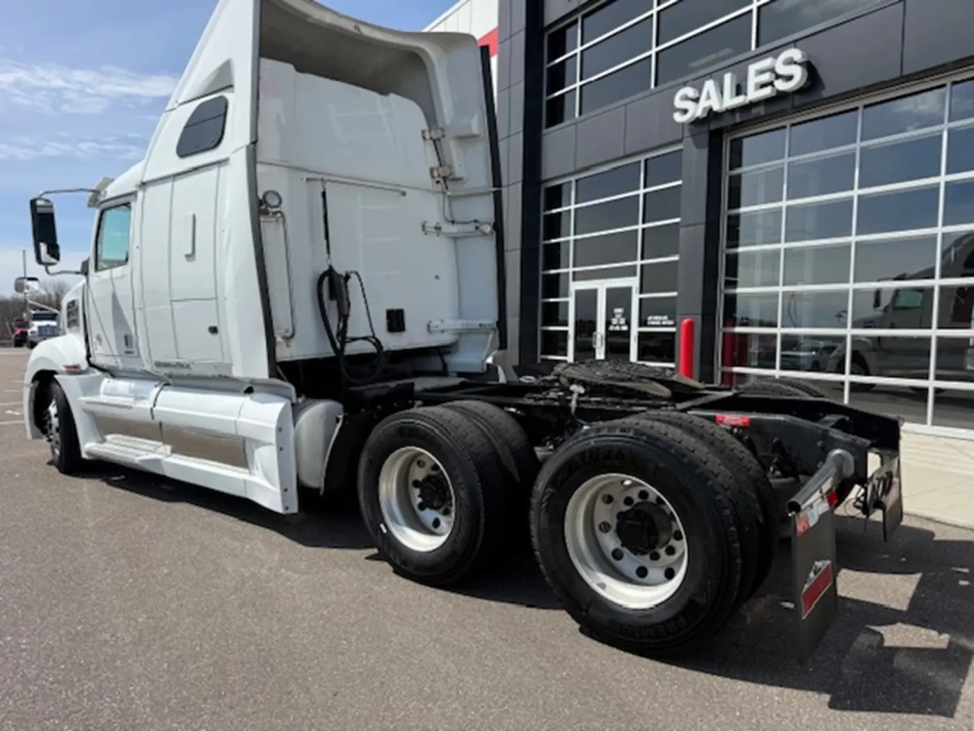 2022 Western Star 5700XE | Photo 4 of 16
