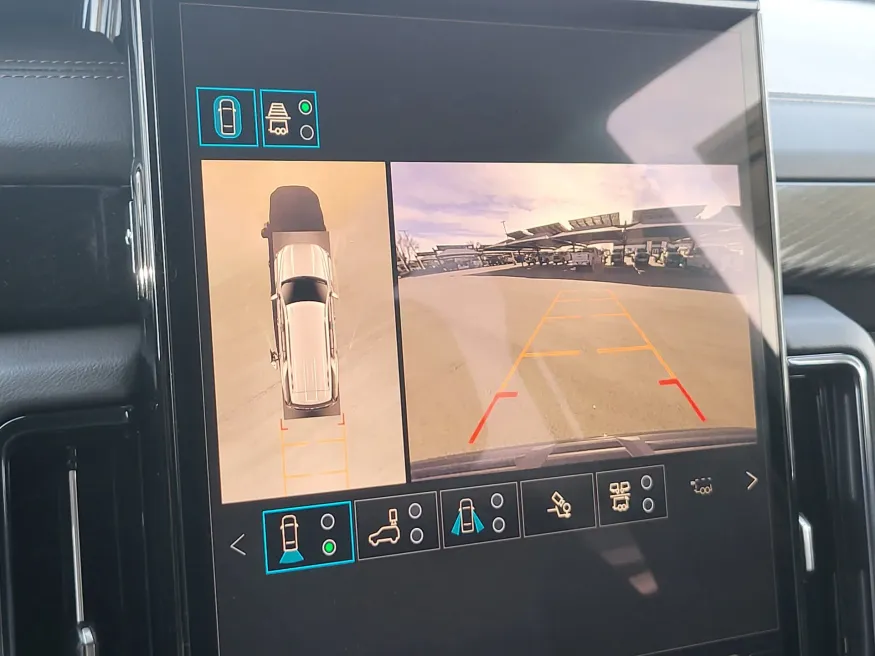2026 GMC Yukon AT4 | Photo 15 of 26