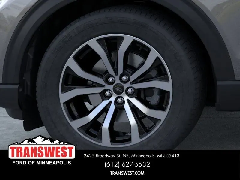 2026 Ford Explorer ST-Line | Photo 18 of 23