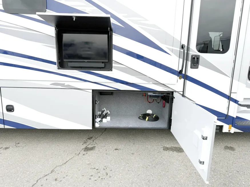 2026 Renegade Valencia 39RB | Photo 17 of 23