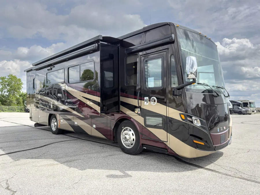 2022 Tiffin Allegro Red 33AA | Photo 10 of 40