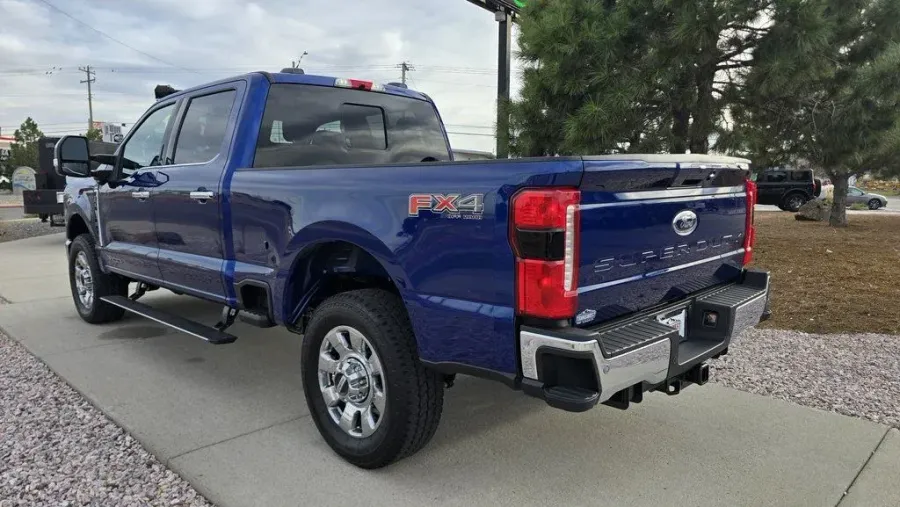 2026 Ford Super Duty F-350 | Photo 7 of 36