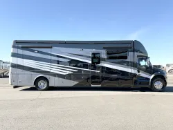 2026 Newmar Super Star 4040 | Thumbnail Photo 3 of 29