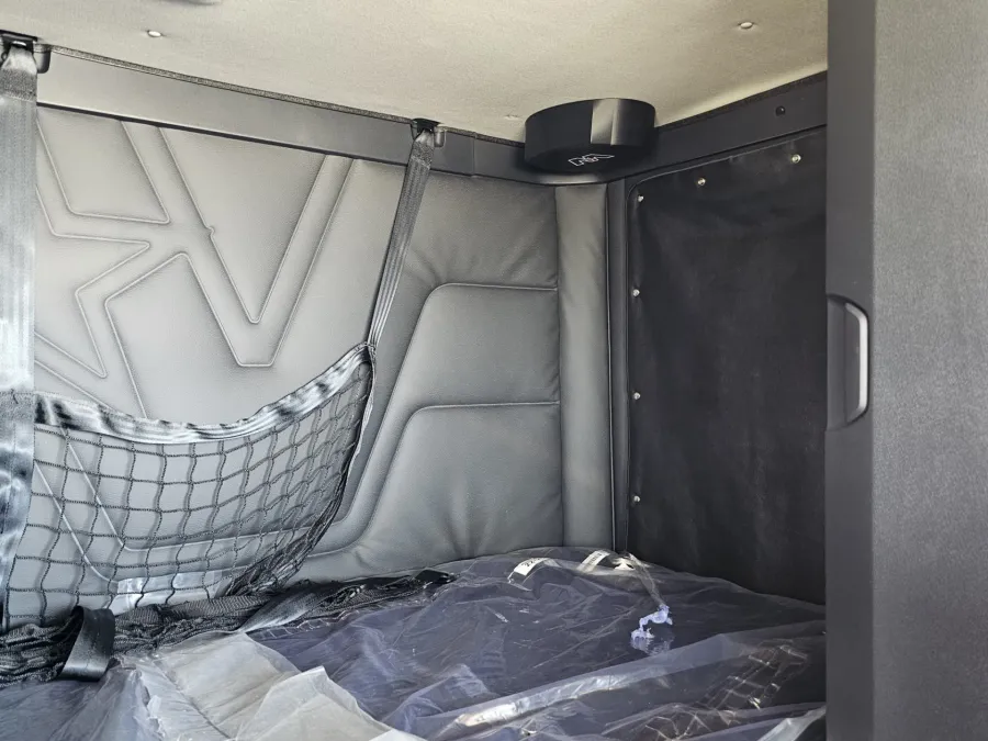 2025 Western Star 49X | Photo 16 of 41