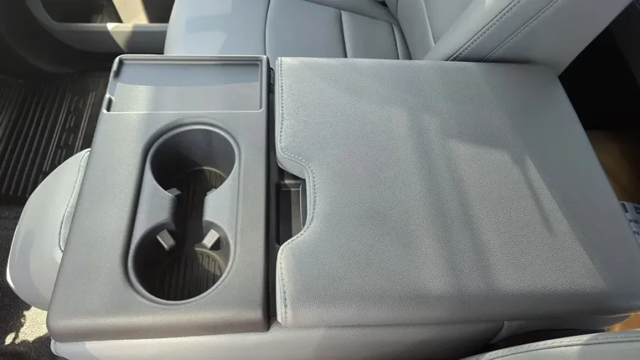 2025 Ford Super Duty F-450 | Photo 19 of 26