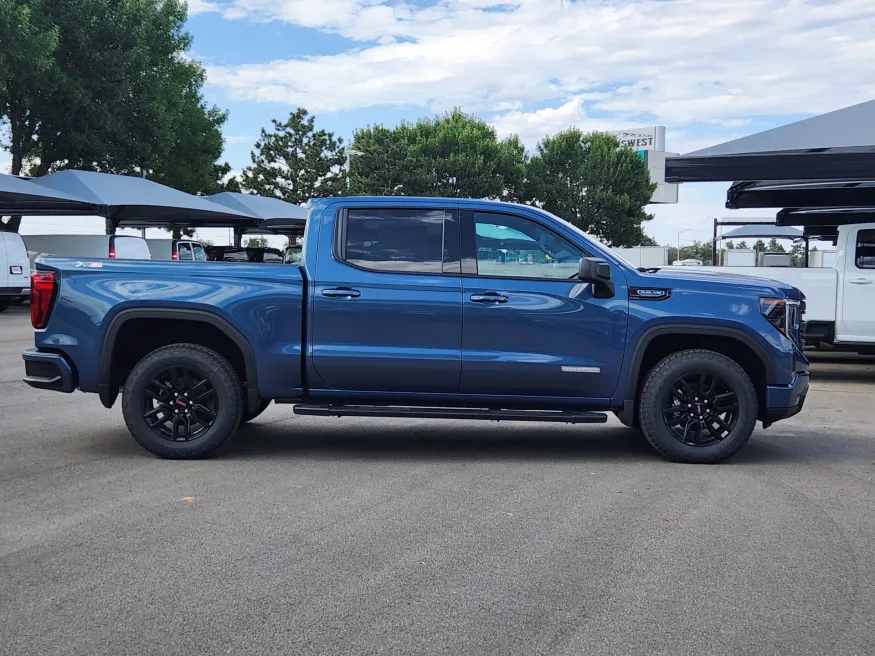 2025 GMC Sierra 1500 Elevation | Photo 1 of 29