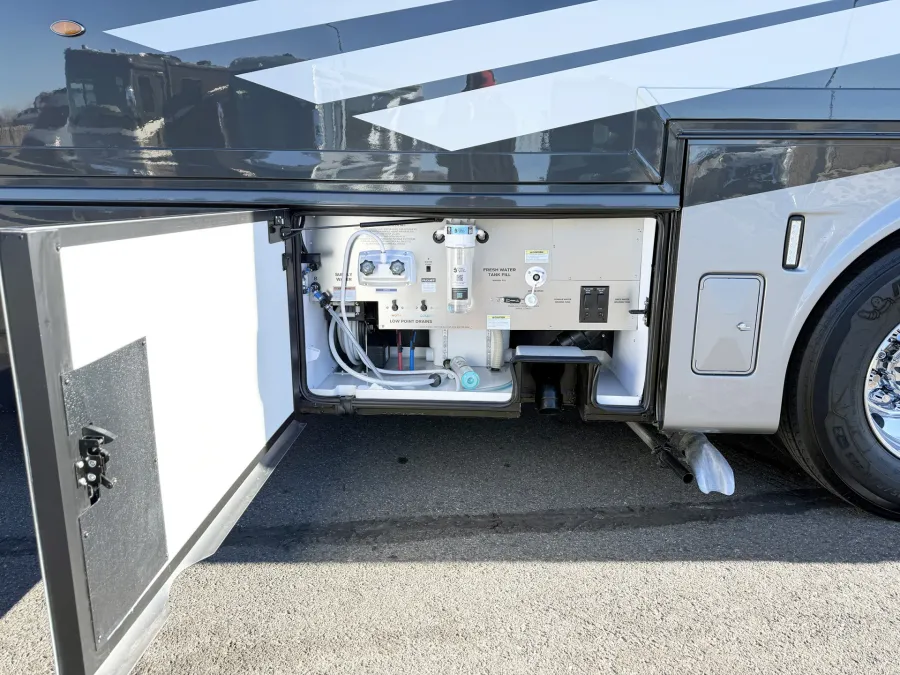 2026 Newmar Super Star 4040 | Photo 28 of 29