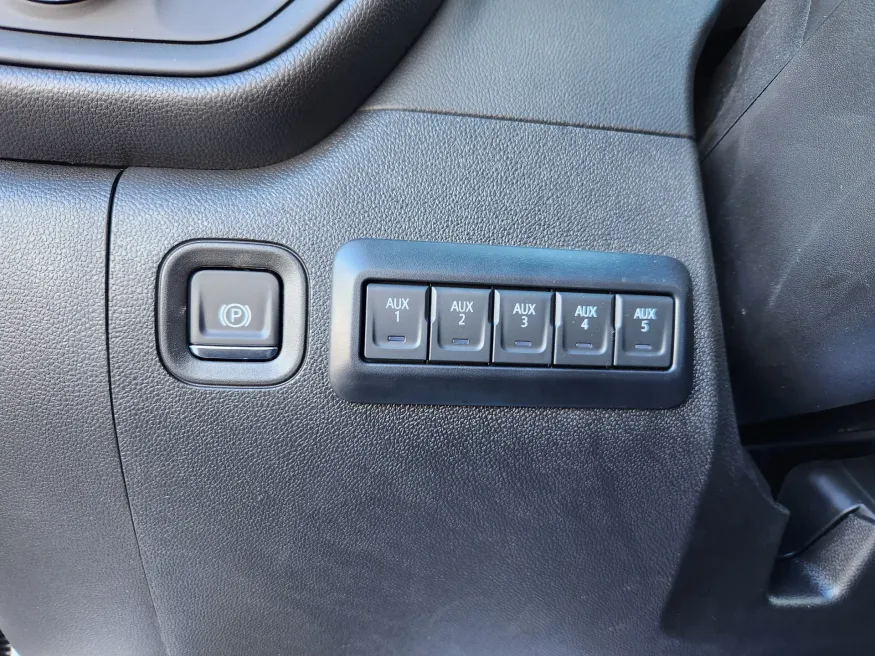 2025 GMC Sierra 2500HD Pro | Photo 7 of 32