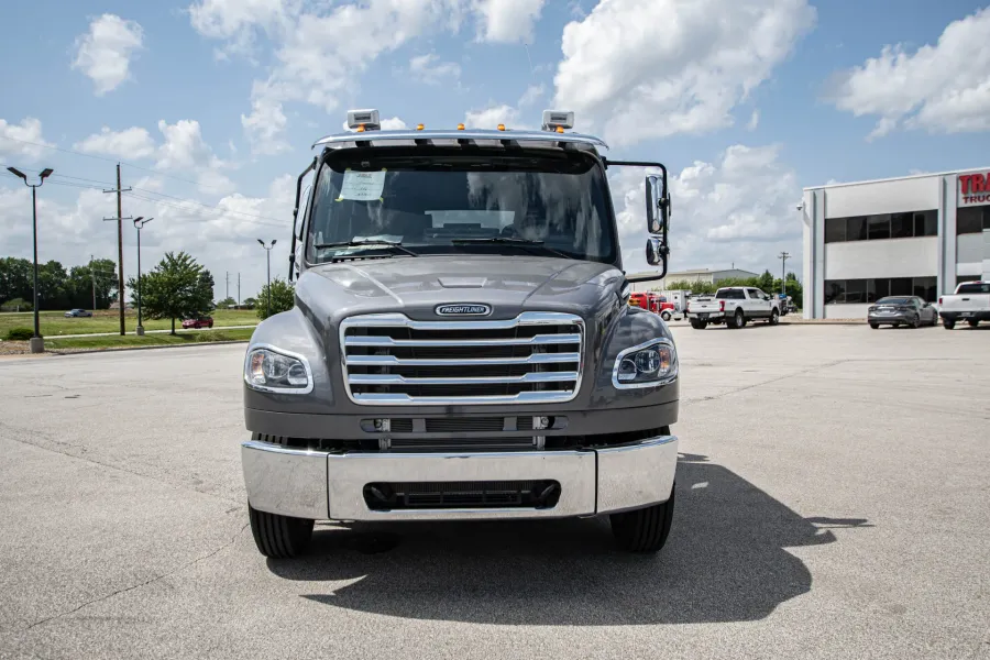 2024 Freightliner M2 106 Bolt | Photo 6 of 25