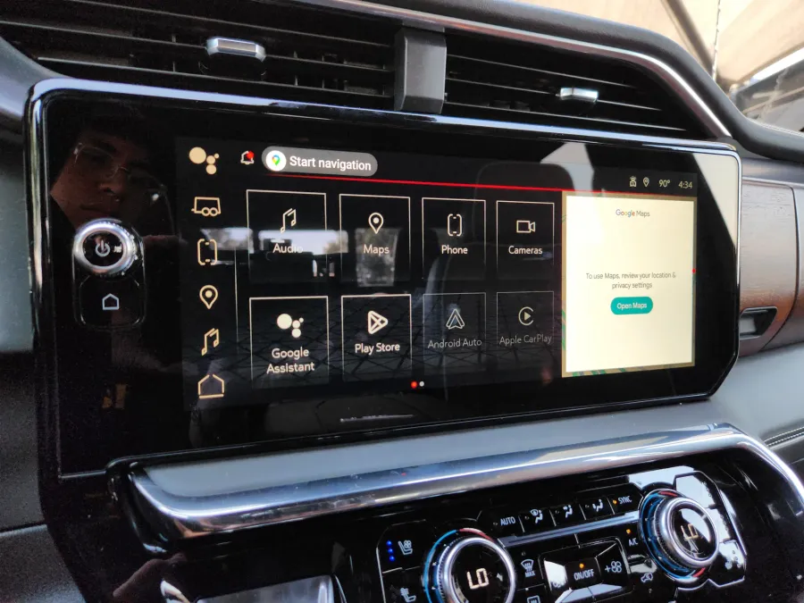 2025 GMC Sierra 3500HD Denali Ultimate | Photo 26 of 32