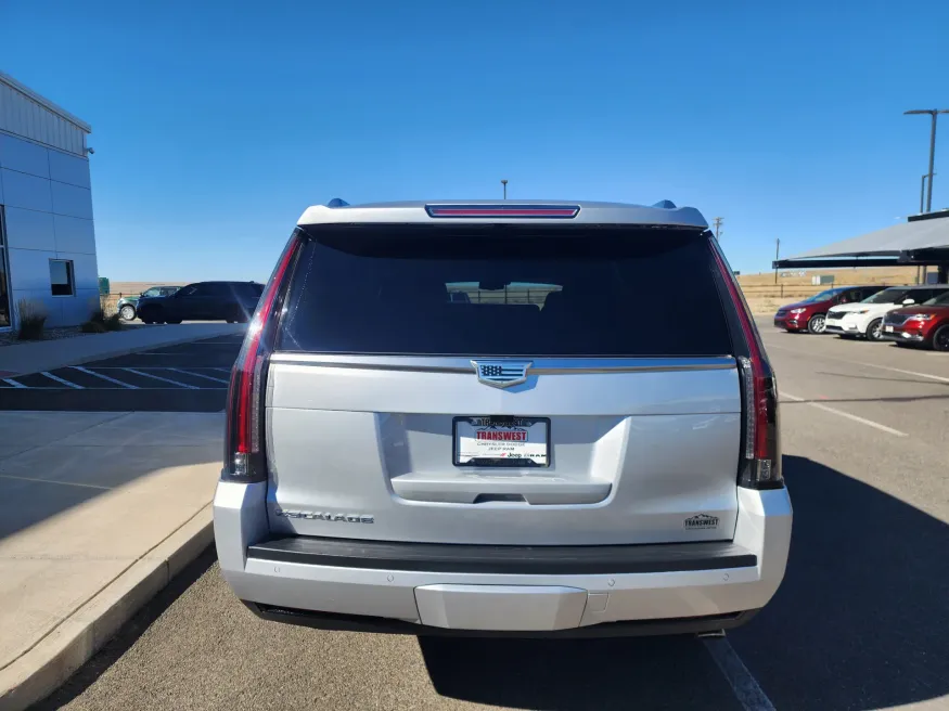2019 Cadillac Escalade Luxury | Photo 5 of 33