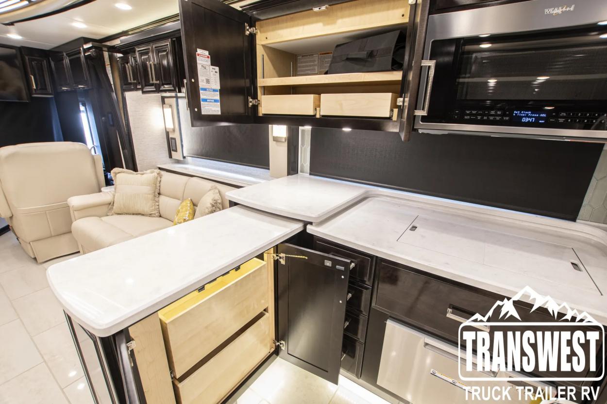 2023 Newmar London Aire 4569 | Photo 18 of 36