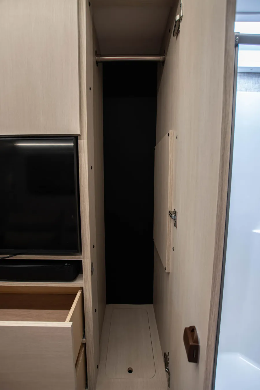 2026 Tiffin Wayfarer 25XRW | Photo 21 of 24