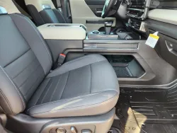 2026 GMC HUMMER EV SUV 2X | Thumbnail Photo 17 of 30