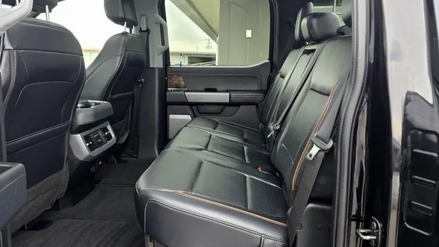 2025 Ford F-250 | Photo 29 of 31