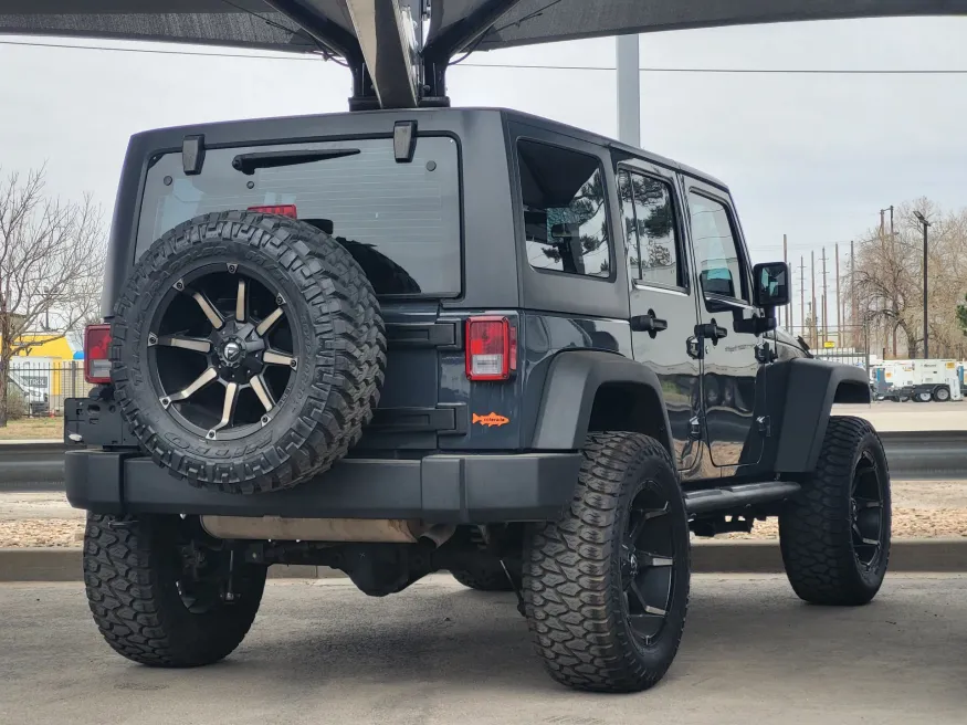 2016 Jeep Wrangler Unlimited | Photo 2 of 5