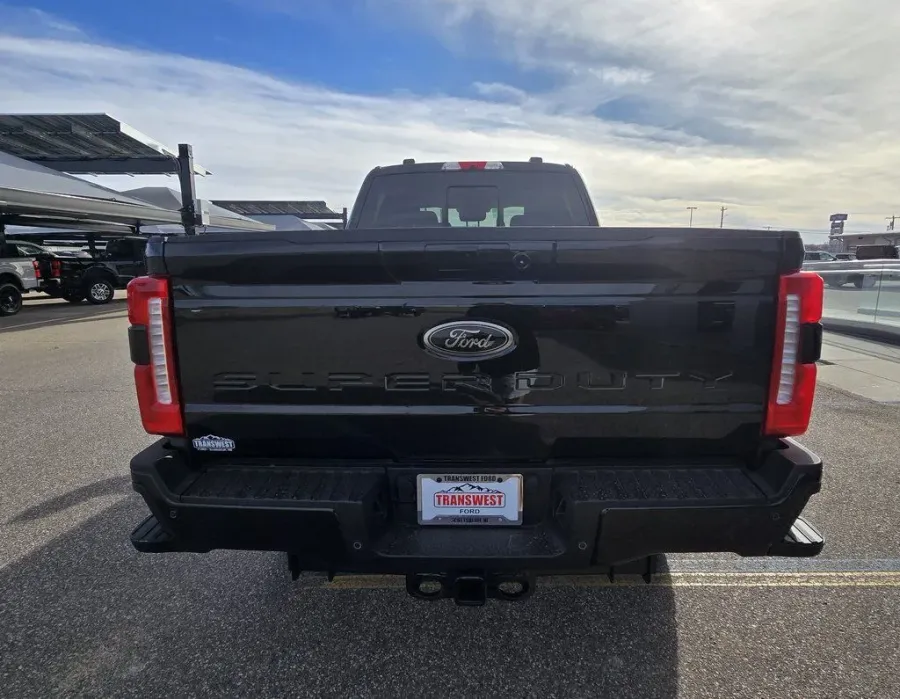 2026 Ford Super Duty F-250 | Photo 12 of 39