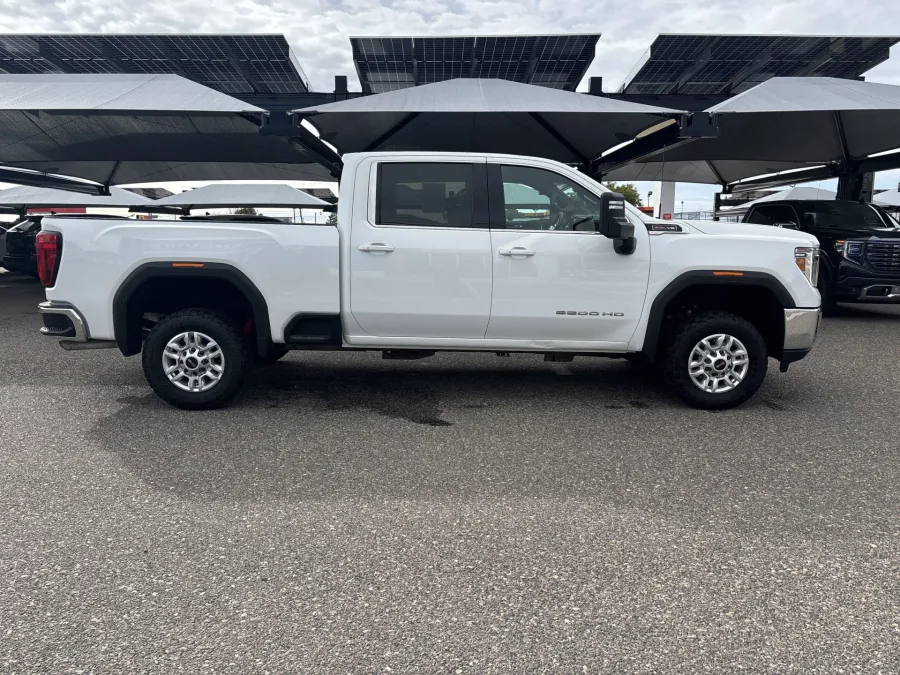 2022 GMC Sierra 2500HD SLE | Photo 5 of 19