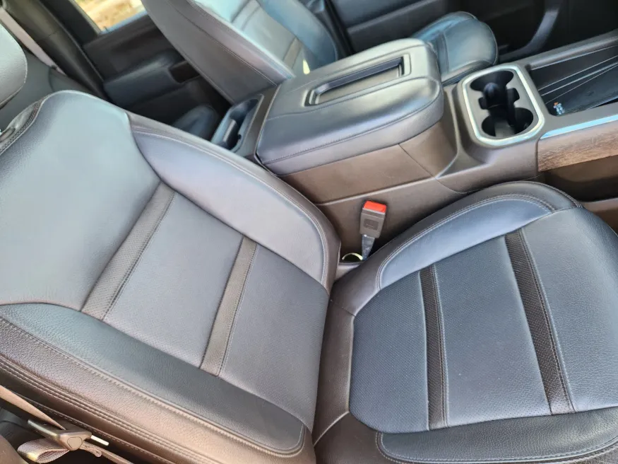 2022 GMC Sierra 3500HD Denali | Photo 10 of 24