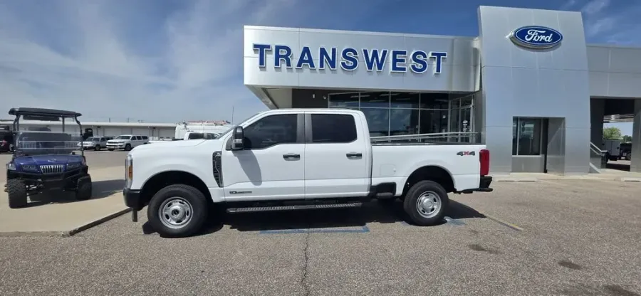 2026 Ford Super Duty F-250 | Photo 1 of 28