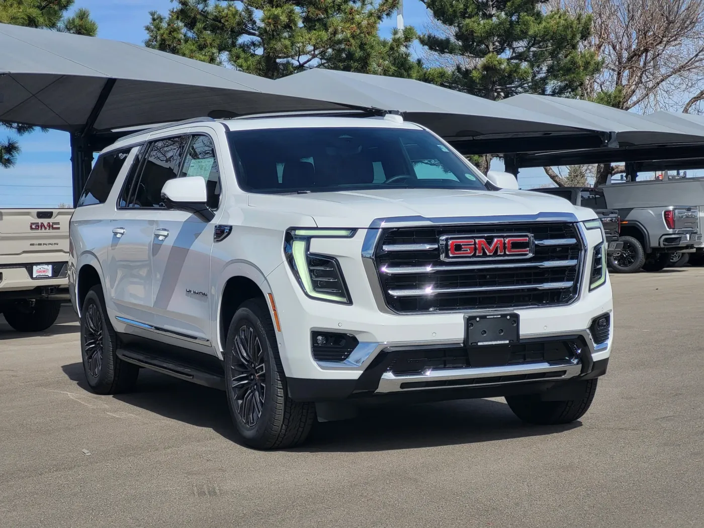 2026 GMC Yukon XL Elevation | Photo 2 of 26