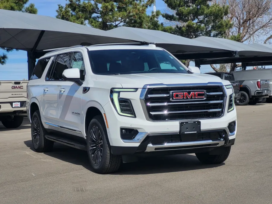 2026 GMC Yukon XL Elevation | Photo 2 of 26