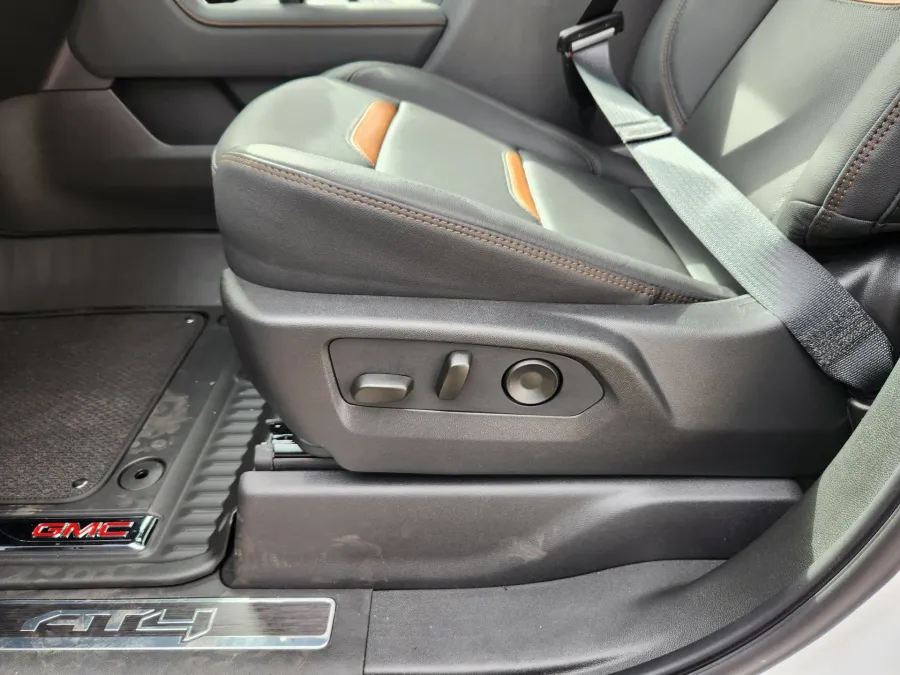 2026 GMC Sierra 1500 AT4 | Photo 9 of 31