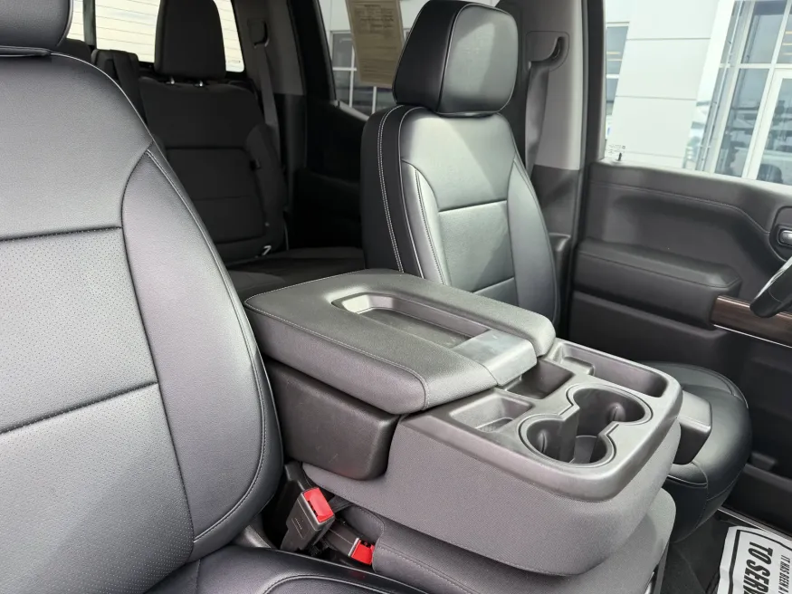 2021 Chevrolet Silverado 1500 LT | Photo 8 of 14