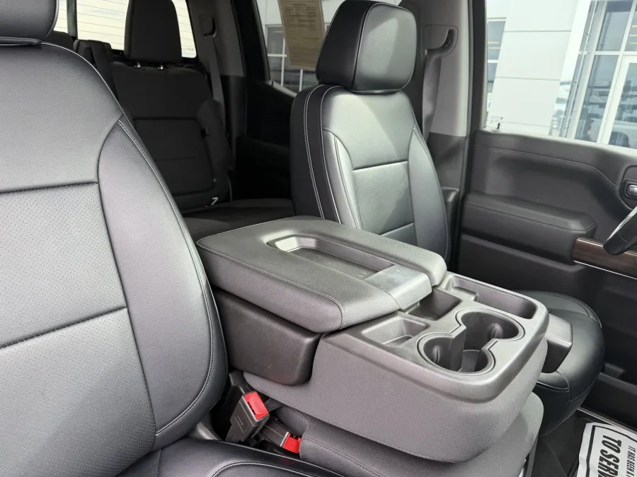 2021 Chevrolet Silverado 1500 LT | Photo 8 of 14