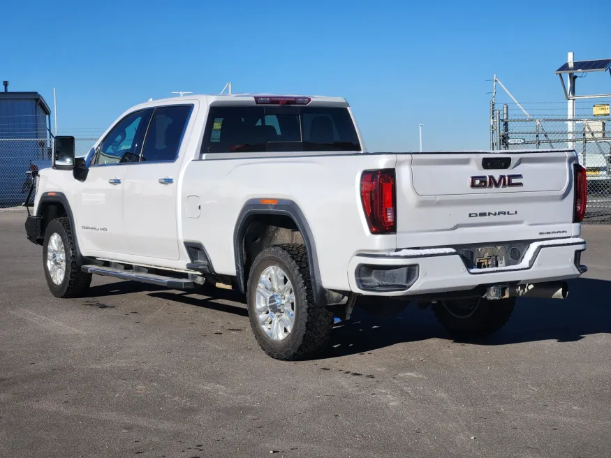 2022 GMC Sierra 3500HD Denali | Photo 2 of 6