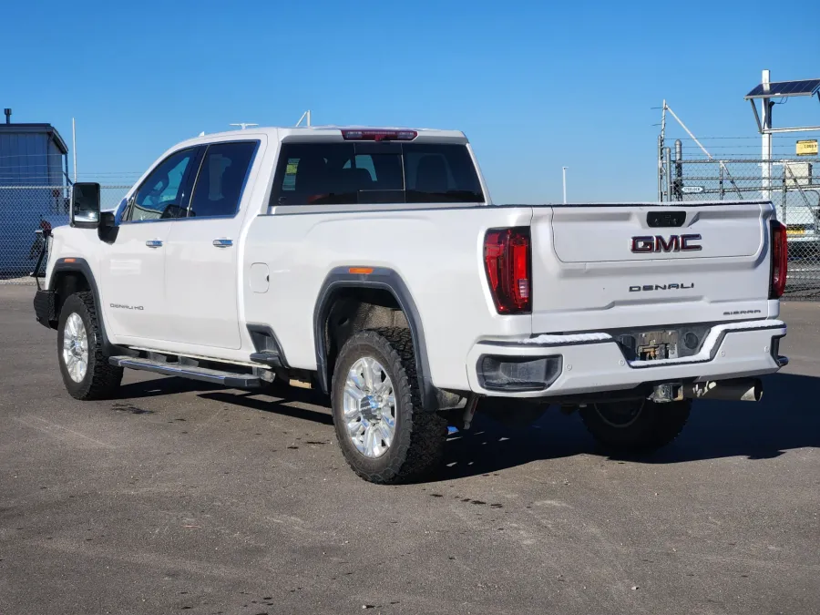 2022 GMC Sierra 3500HD Denali | Photo 2 of 6