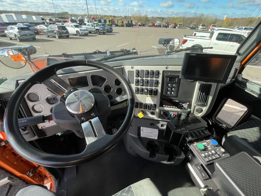 2017 Mack GU432 | Photo 10 of 15