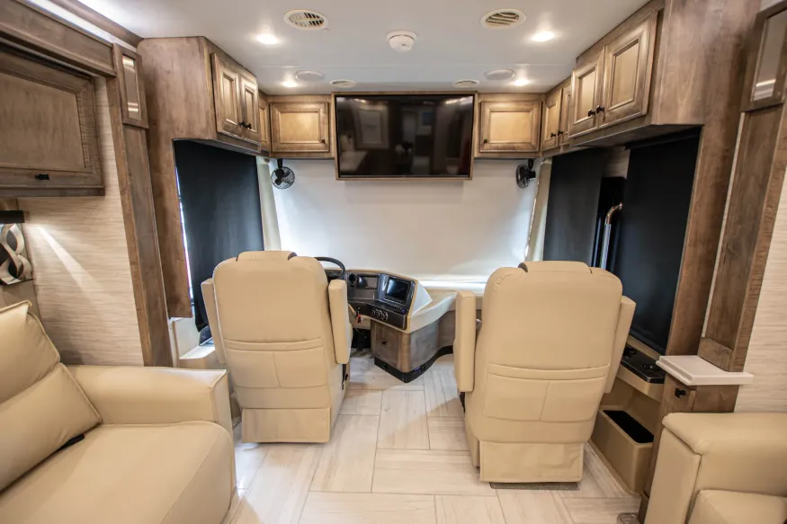 2026 Tiffin Phaeton 44OH | Photo 12 of 31