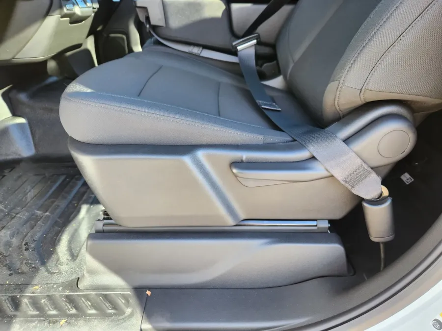 2026 GMC Sierra 2500HD Pro | Photo 10 of 28