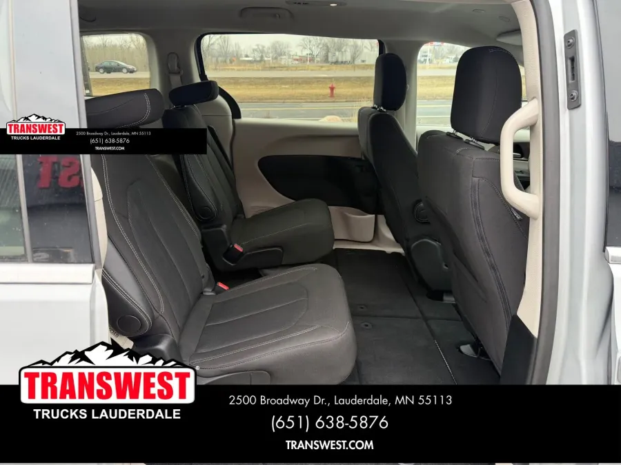 2024 Chrysler Voyager LX | Photo 18 of 23
