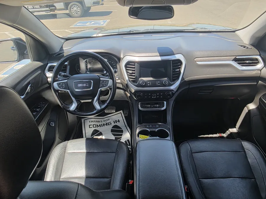 2020 GMC Acadia SLT | Photo 18 of 27