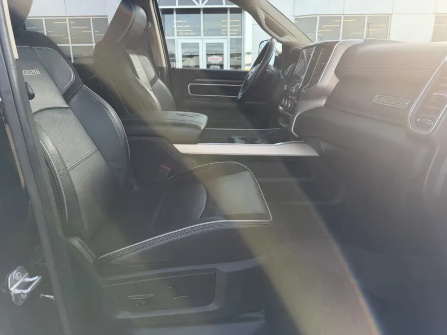 2020 RAM 2500 Laramie | Photo 11 of 21
