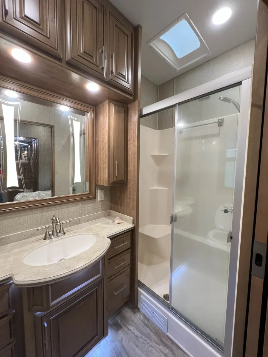 2019 DRV Mobile Suites 44 Nashville | Photo 25 of 26